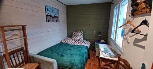 L’escale Private Bed Shower Room & Kitchen in Blagnac, France