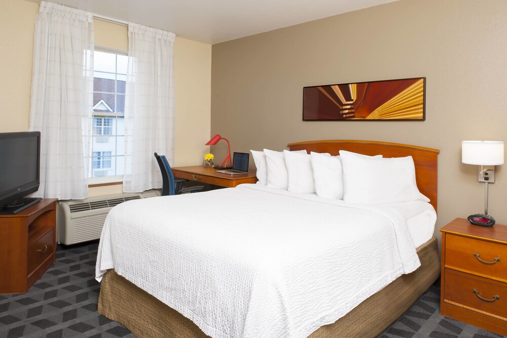 TownePlace Suites Indianapolis Park 100 - photo 6
