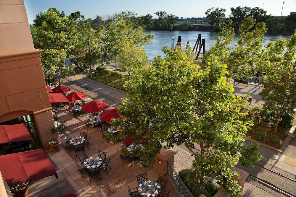 Embassy Suites by Hilton Sacramento Riverfront Promenade - photo 30