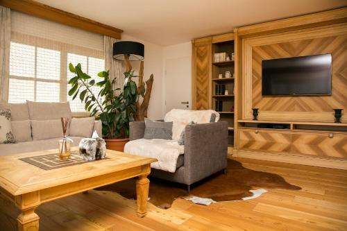 Luxus Apartments Chesa Chantarella an TOP Lage — 4-Star Luxury Hotel in St. Moritz, Switzerland