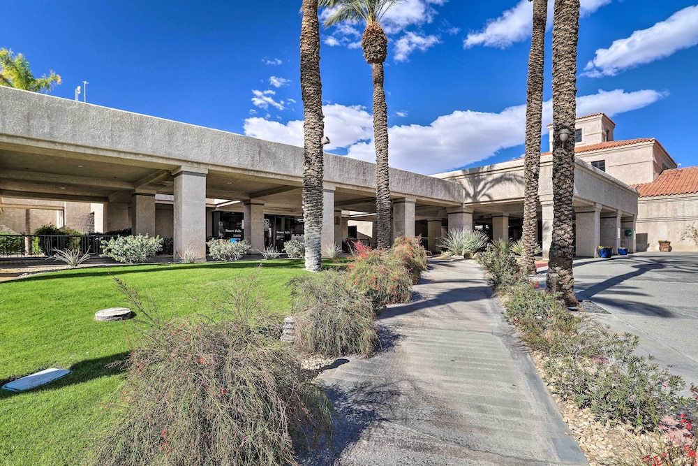 Chic Palm Desert Condo with Resort Style Amenities - photo 28