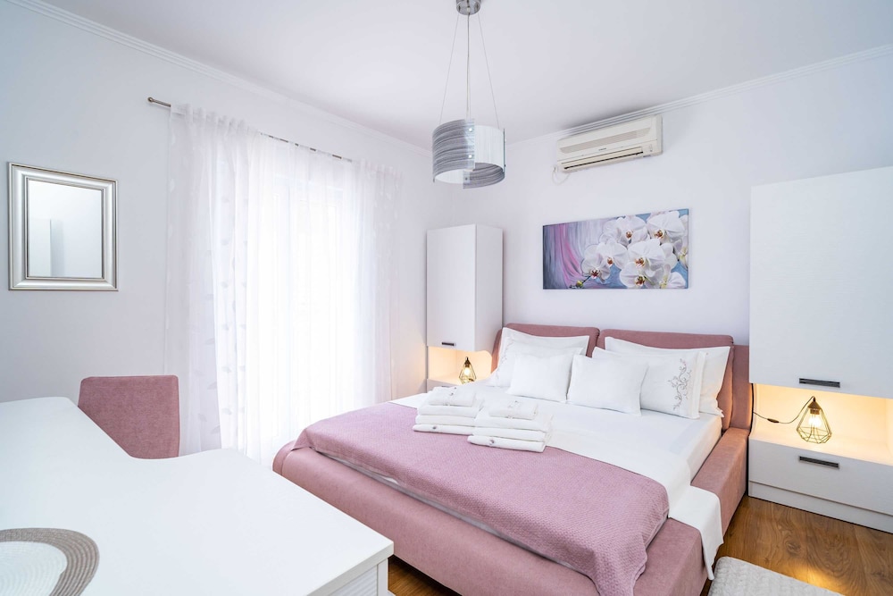 Apartment & Rooms Duja — 4-Star Luxury Hotel in Dubrovnik, Croatia