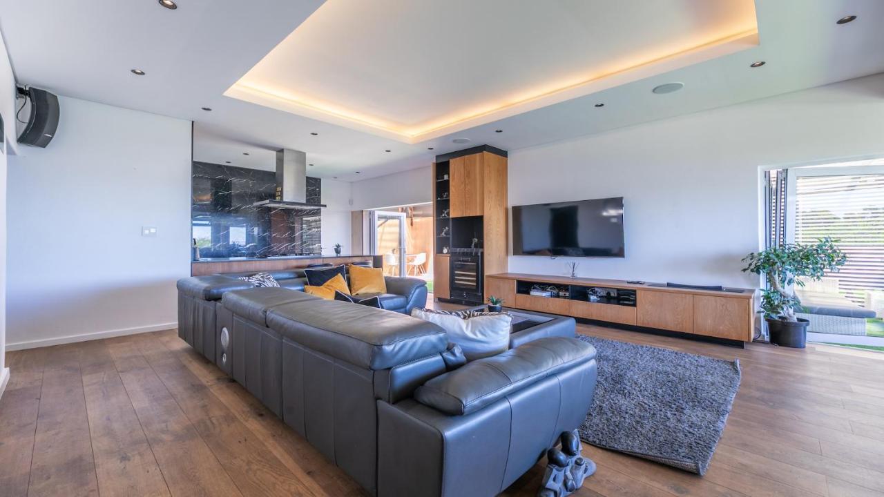 Exclusive 3 Bedroom Luxury Villa Cape Town CBD