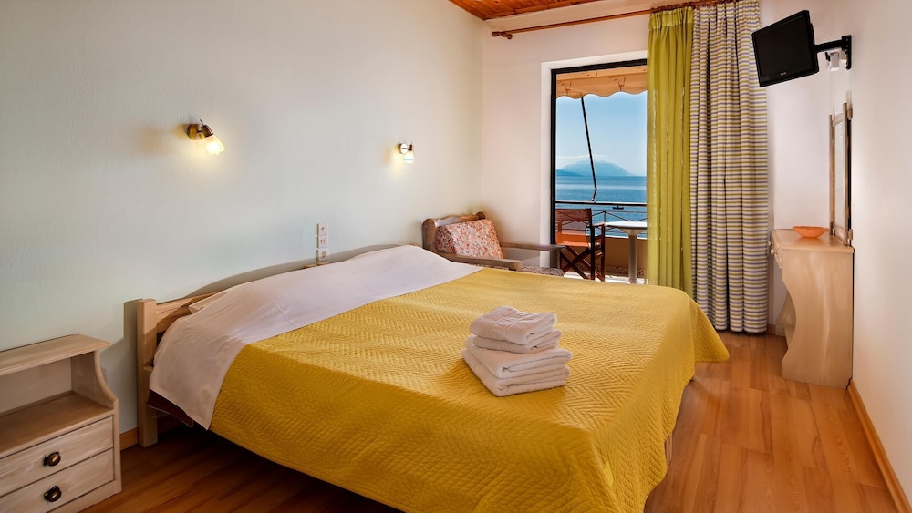 Pharos Rooms — Aidipsos — photo 4