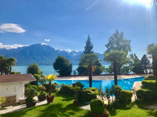 Lake & Mountain View Apartment I 27 — 4-Star Luxury Hotel in Montreux, Switzerland