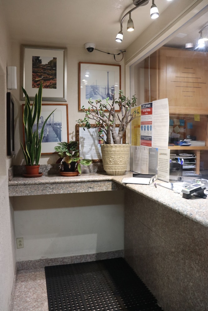 Value Inn - photo 2