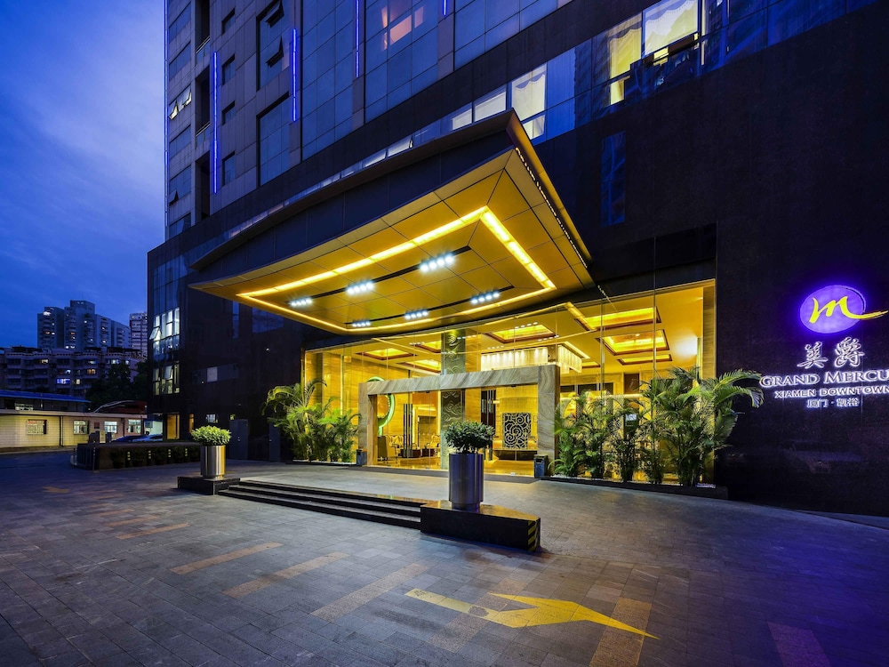 Grand Mercure Xiamen Downtown Free Welcome Fruit & Metro Station — 4-Star Luxury Hotel in Xiamen, People's Republic of China