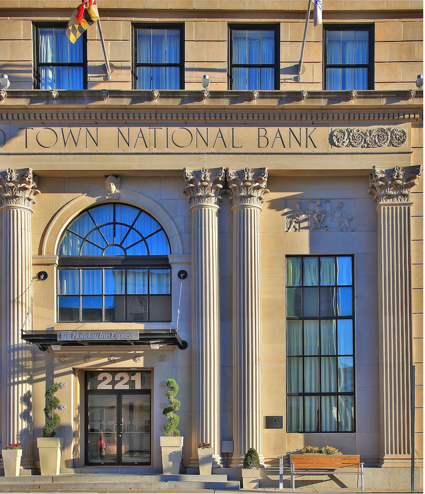 Holiday Inn Express Baltimore Downtown - photo 2