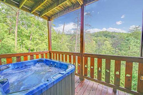 Hidden Owl Lodge by Venture Smoky Mountains — 4-Star Luxury Hotel in Sevierville, United States