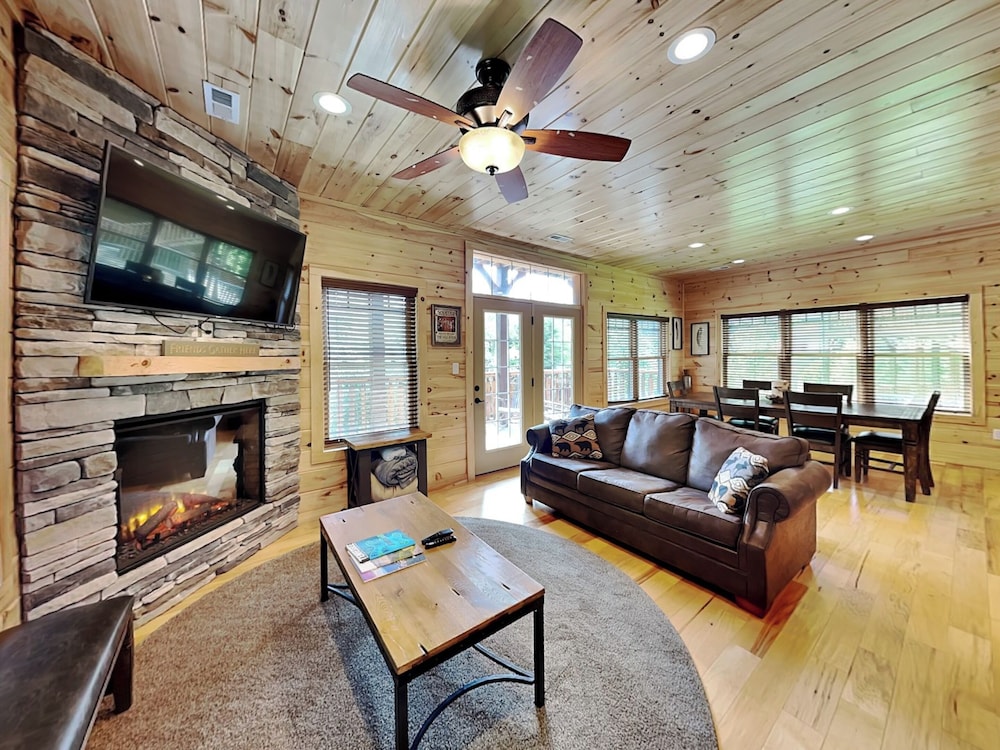 Smoky Haven by Jackson Mountain Rentals — 4-Star Luxury Hotel in Gatlinburg, United States