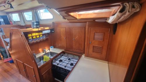 Velero Clásico de madera in Sada, Spain