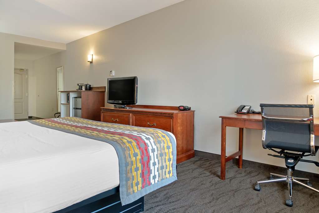 Best Western Executive Inn & Suites - photo 24