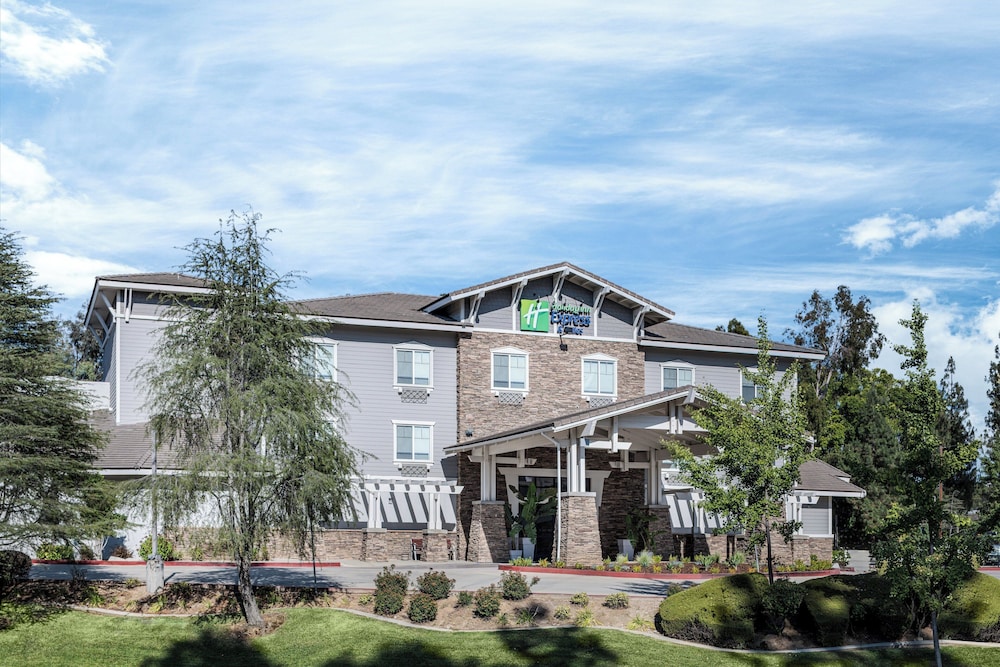 Holiday Inn Express Hotel & Suites San Dimas by IHG - photo 63