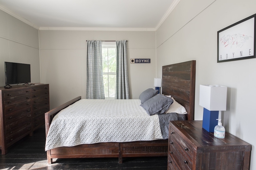 Charlevoix House - photo 30