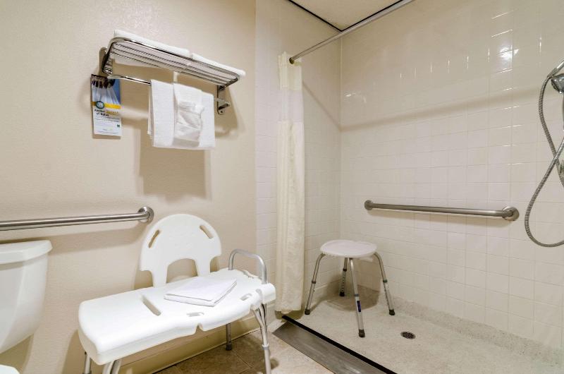 Quality Inn & Suites Salina West - photo 27