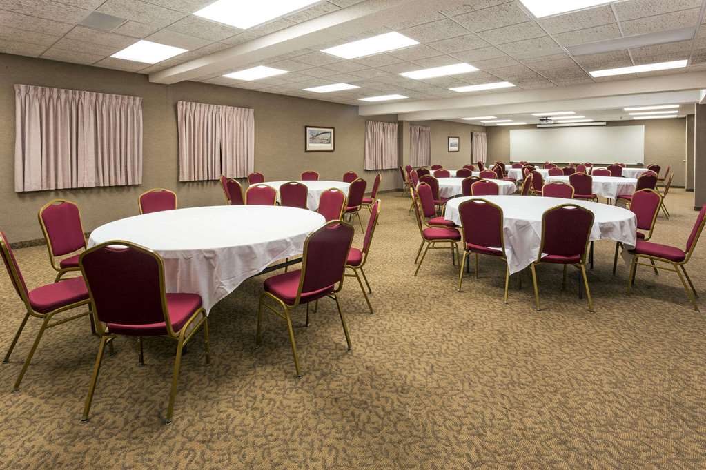 Ramada by Wyndham Bettendorf - photo 22