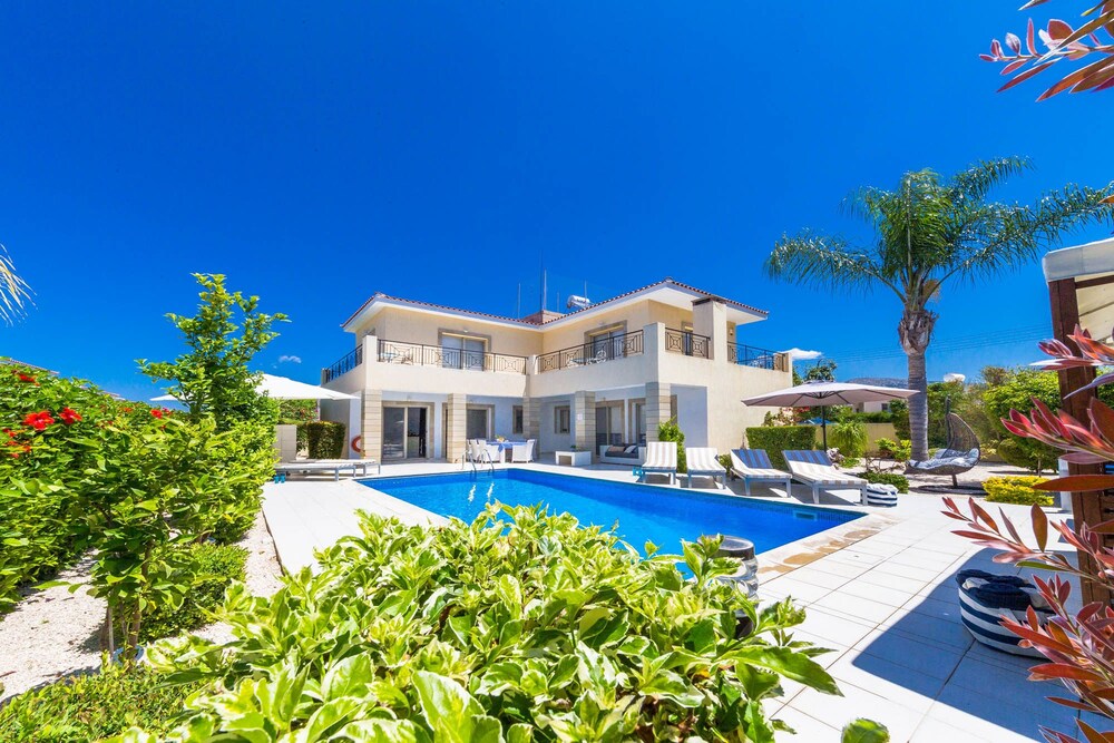 Villa Chiara — 4-Star Luxury Hotel in Kissonerga, Cyprus