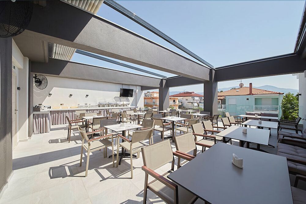 Albatros — 4-Star Luxury Hotel in Nea Vrasna, Greece