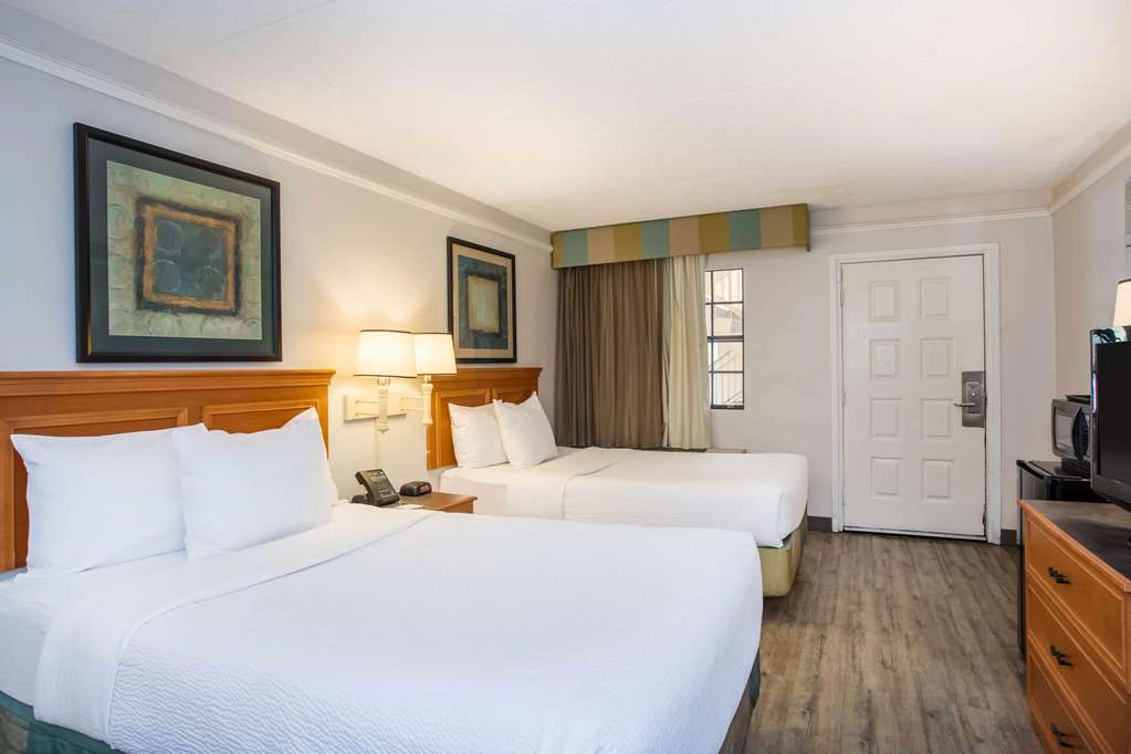 La Quinta Inn by Wyndham Tallahassee North - photo 35