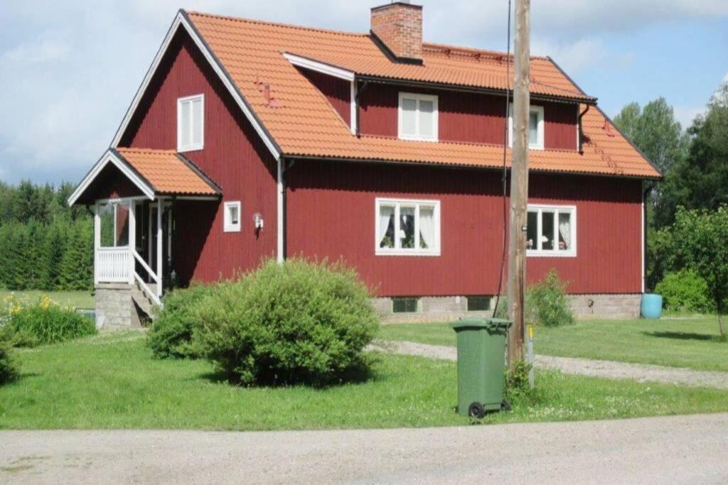 Egen lägenhet i 2 familjshus på landet. — hotel in Tierp