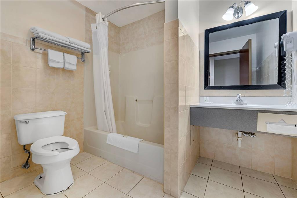 Quality Inn Niagara Falls Blvd - photo 9