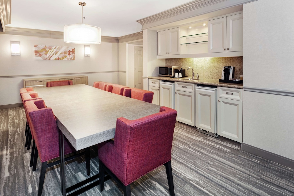 Hilton Garden Inn Chicago North Shore Evanston - photo 29
