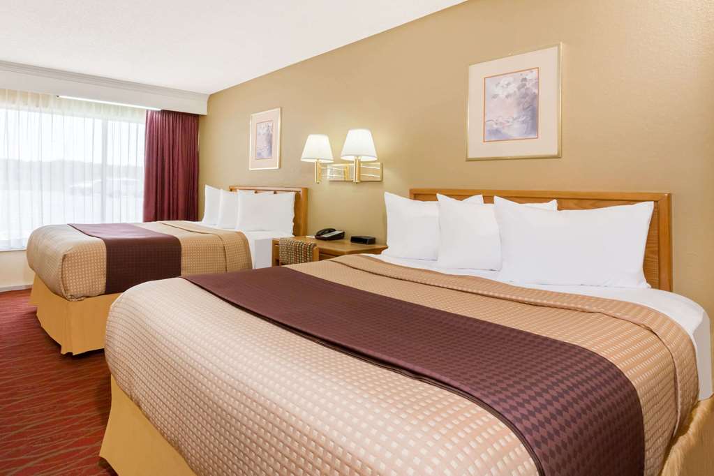 Days Inn by Wyndham Staunton - photo 7