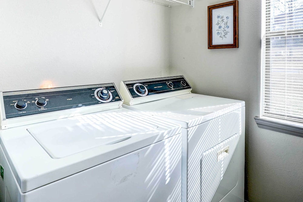 Beautiful Branson Condo with Golf and Pool Access — 4-Star Luxury Hotel in Branson, United States