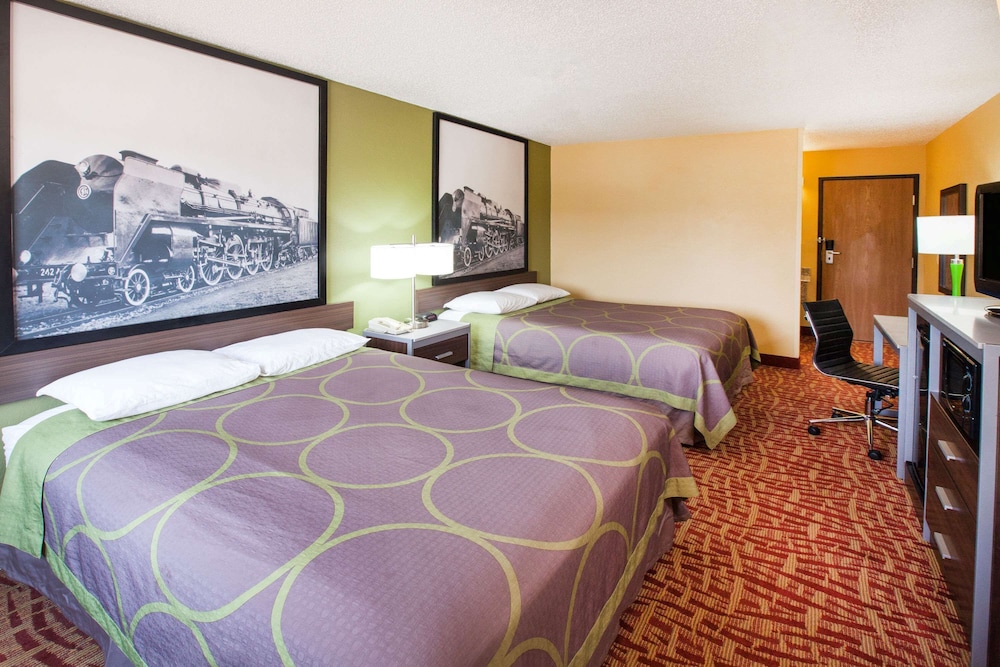 Super 8 by Wyndham Van Buren Ft. Smith Area - photo 11