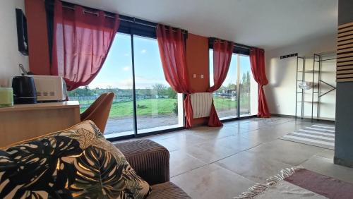Les Jardins Ducarouge 3 Climatise — hotel in Digoin