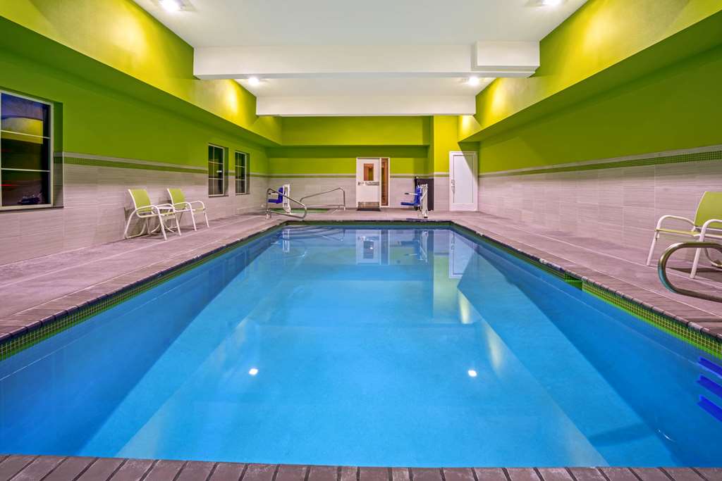 La Quinta Inn & Suites by Wyndham Tumwater Olympia - photo 12