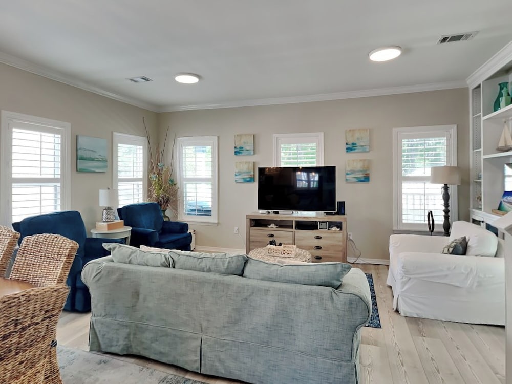 Layze Dayze by Southern Vacation Rentals — 4-Star Luxury Hotel in Seaside, United States