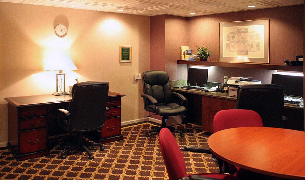 Staybridge Suites Columbus Worthington - photo 26