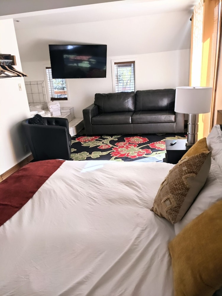 The Green Mountain Falls Lodge - photo 32