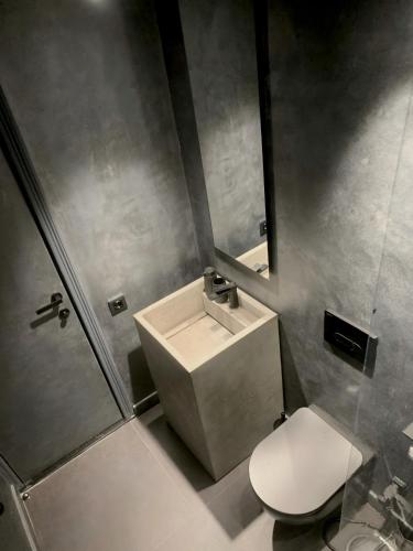 M1 Apartment