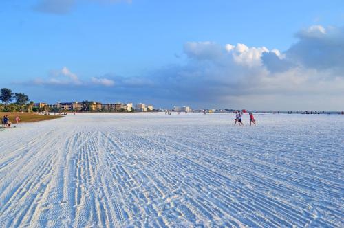 Crescent Beach 1011 #3 — Sarasota — photo 3