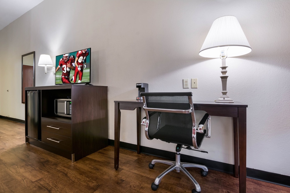 Red Roof Inn Carrollton - photo 8