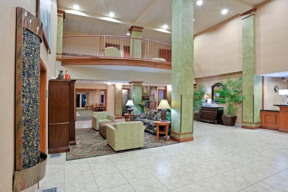 Triple Play Resort Hotel & Suites - photo 4