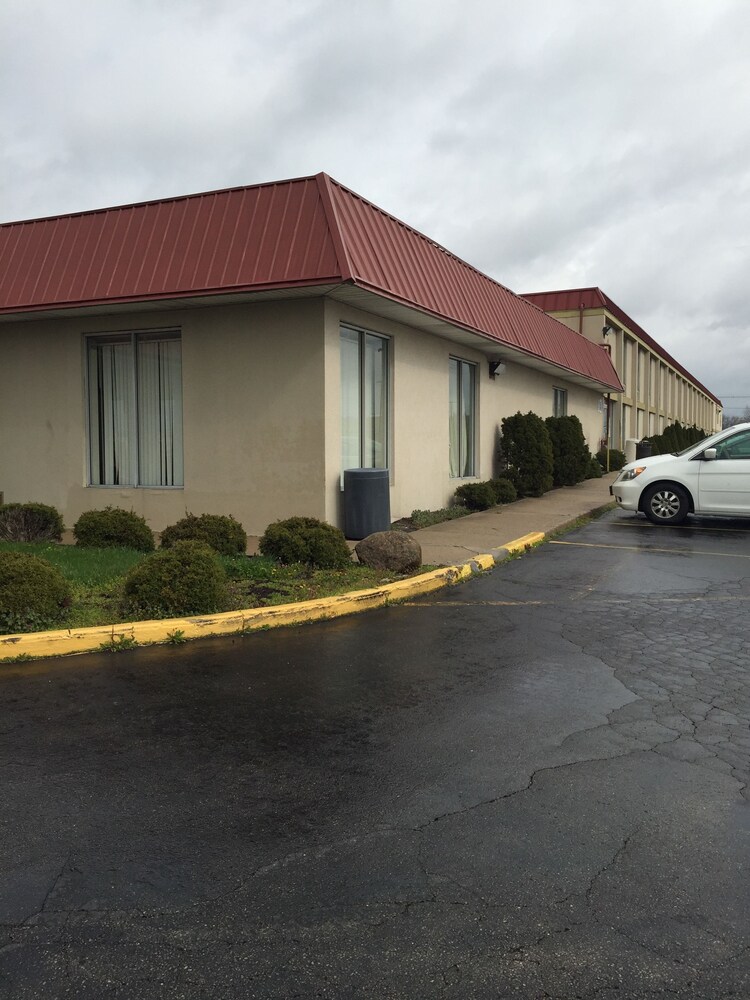 USA Inn and Suites Springfield Ohio - photo 18