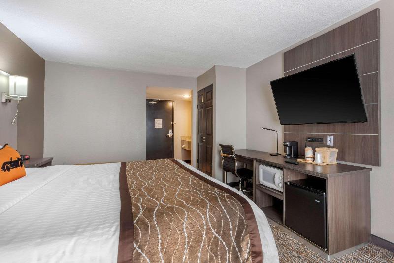 Clarion Inn - photo 11