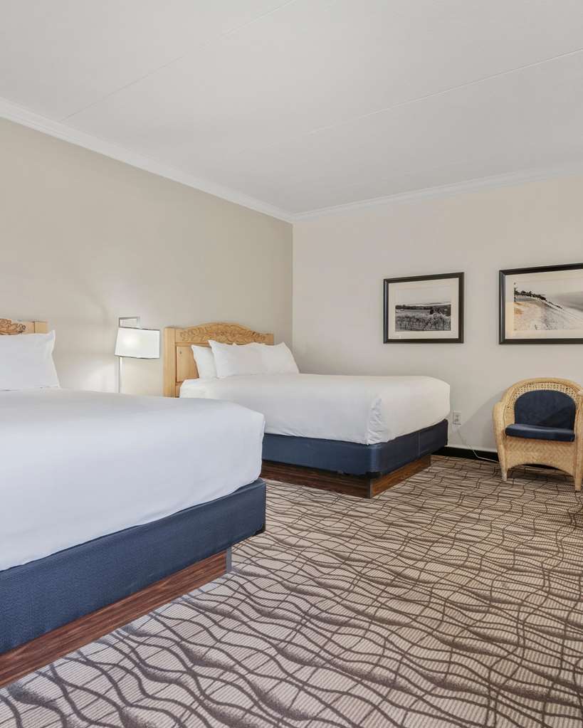 Cherry Tree Inn & Suites - photo 21