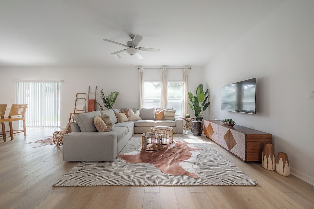 2405 E 19th Ave in Tampa, United States