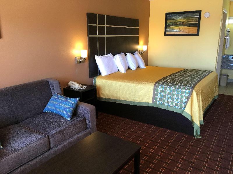 Rodeway Inn Canton - photo 17
