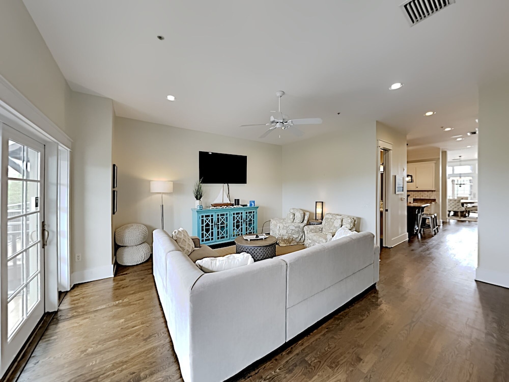 Eastern Lake Village #E Just 4 Fun — 4-Star Luxury Hotel in Seaside, United States