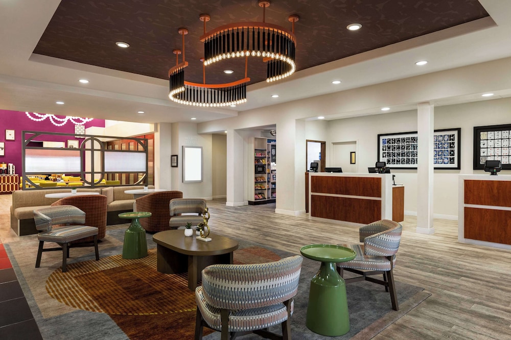 Hampton Inn Tropicana - photo 7