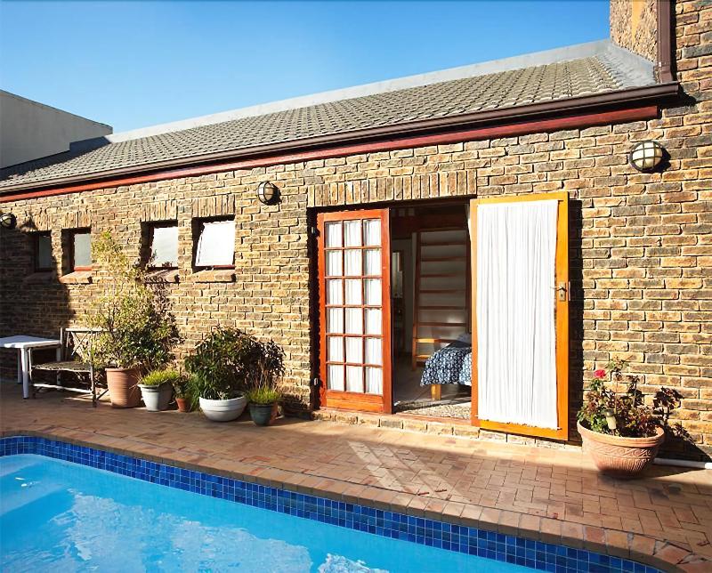 Bedandbeach.Capetown