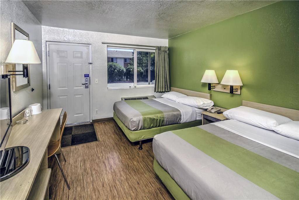 Motel6 Colorado Springs CO South Metro Area - photo 16