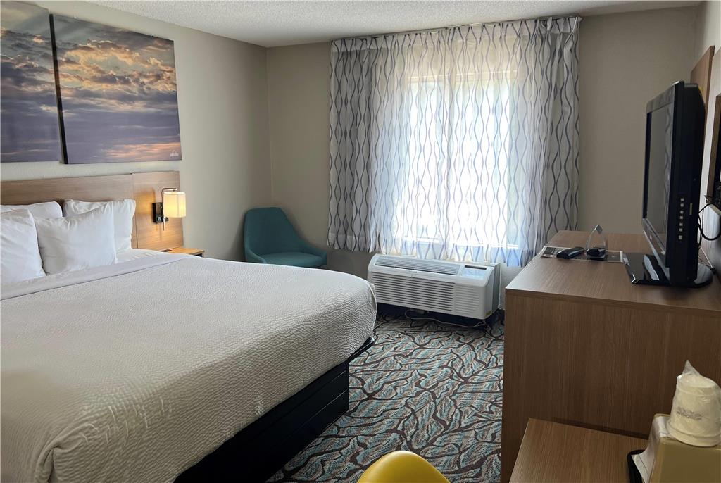 Days Inn by Wyndham West Des Moines Clive - photo 10