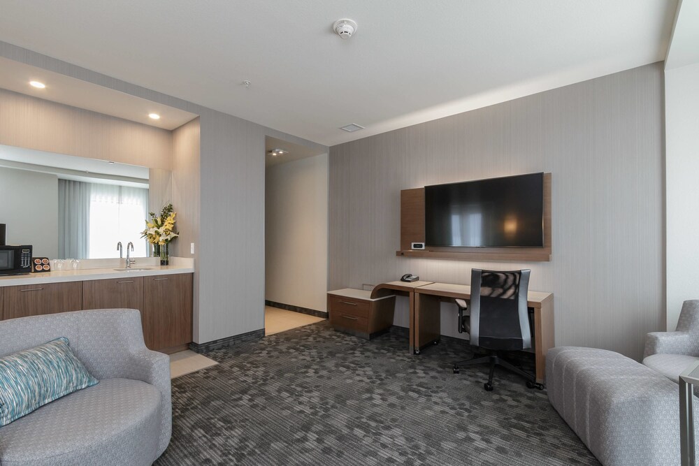 Courtyard by Marriott South Bend Downtown - photo 14
