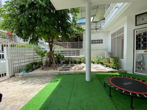 Cheap house 7min next to BTS Kasetsart 5 bedroom